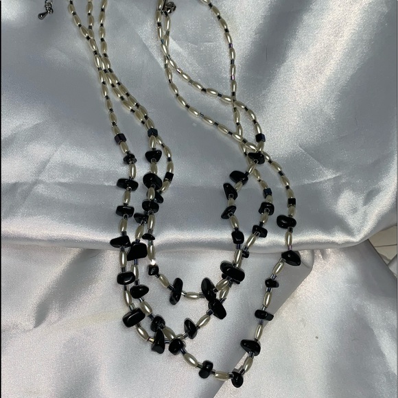3 strands onyx and rice pearls necklace. - Picture 12 of 15